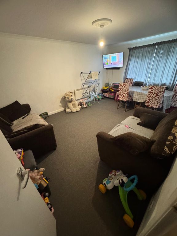 Property photo 2 of 7 Gallery