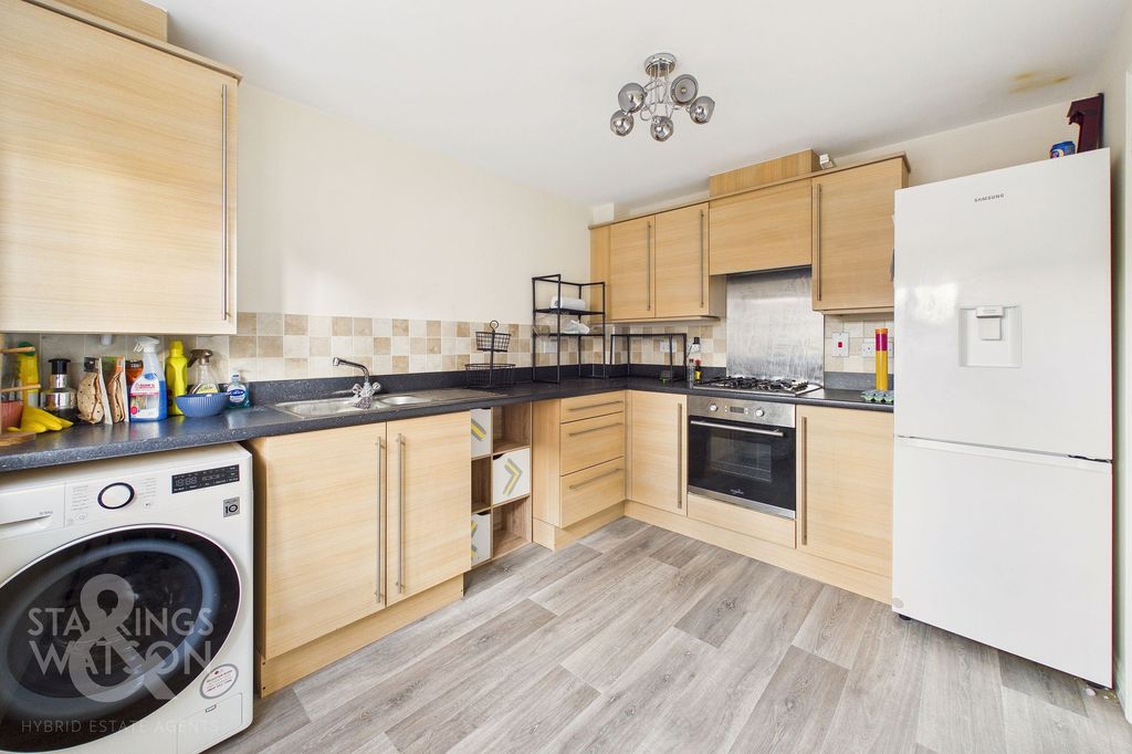 Property photo 3 of 21