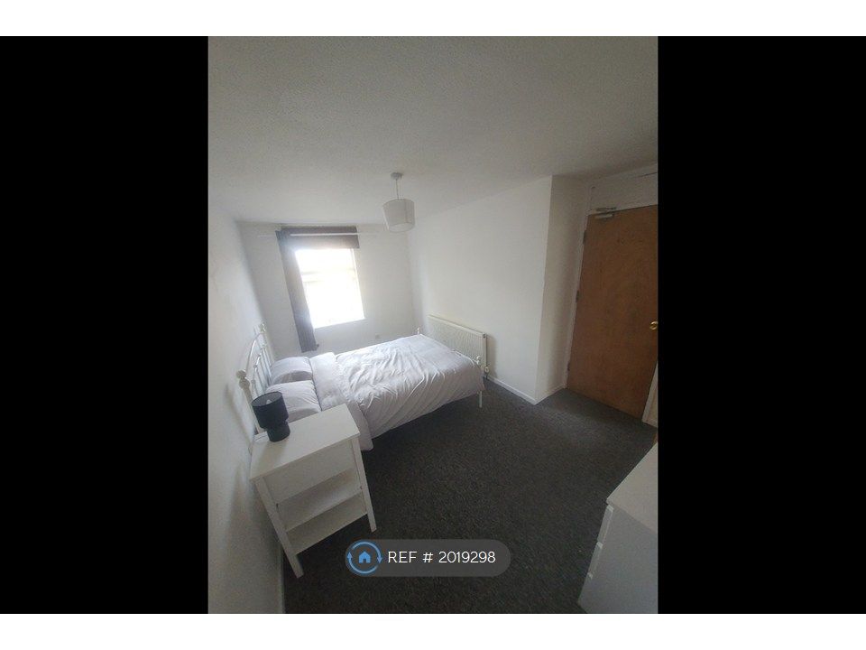 Property photo 3 of 6 Large Double Room