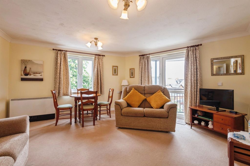 Property photo 2 of 17