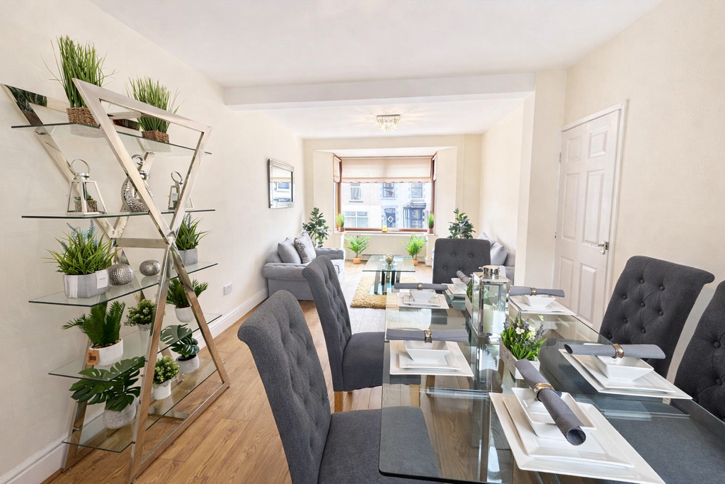 Property photo 2 of 11 Lounge/Dining Room