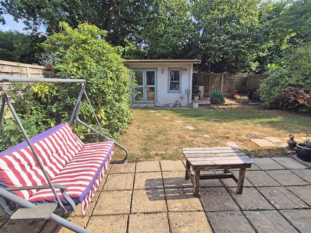 Property photo 2 of 15 Picture No. 23