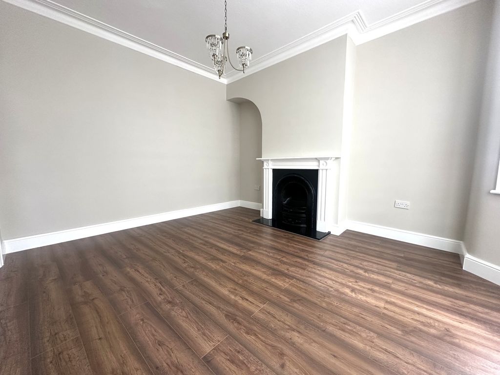 Property photo 2 of 26
