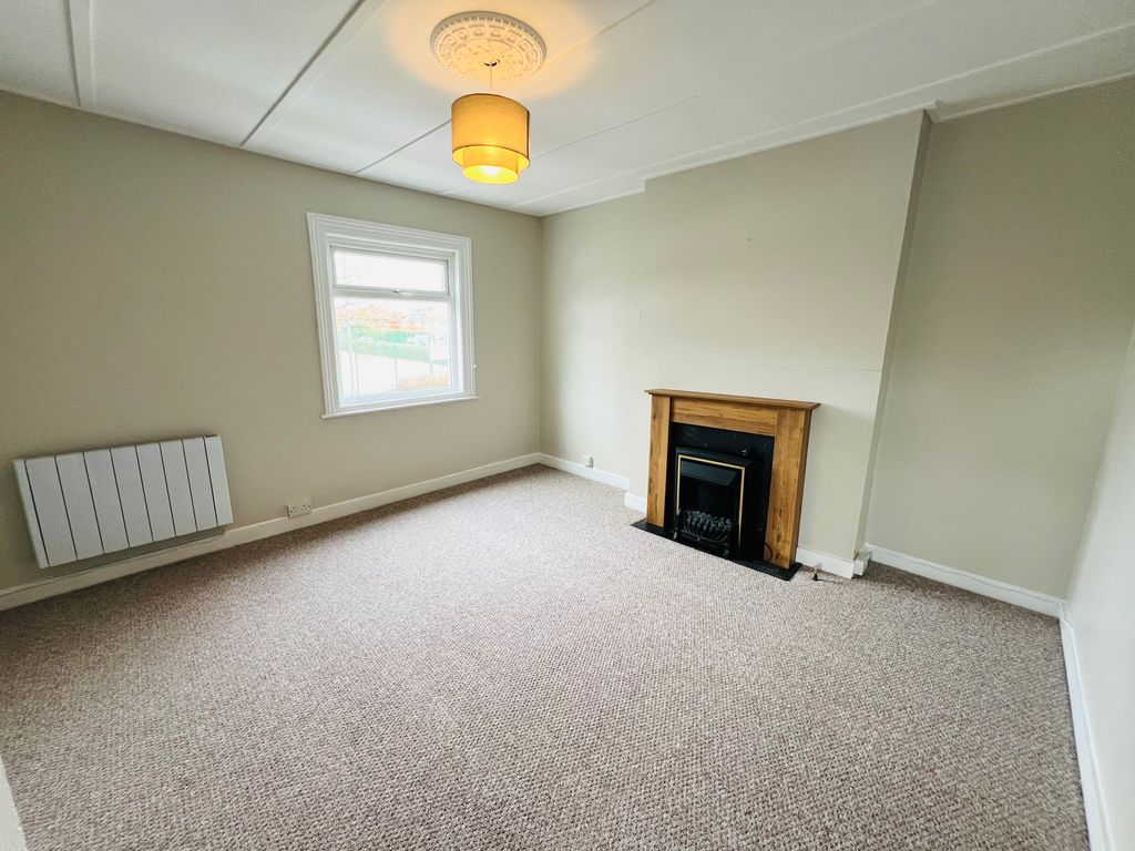 Property photo 2 of 5 Living Room