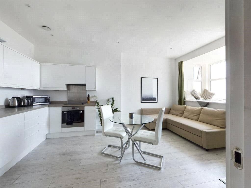 Property photo 2 of 6 Kitchen/Reception