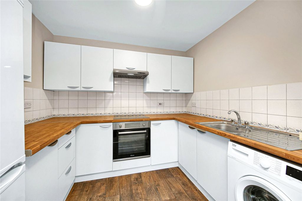 Property photo 3 of 14 Picture No. 13