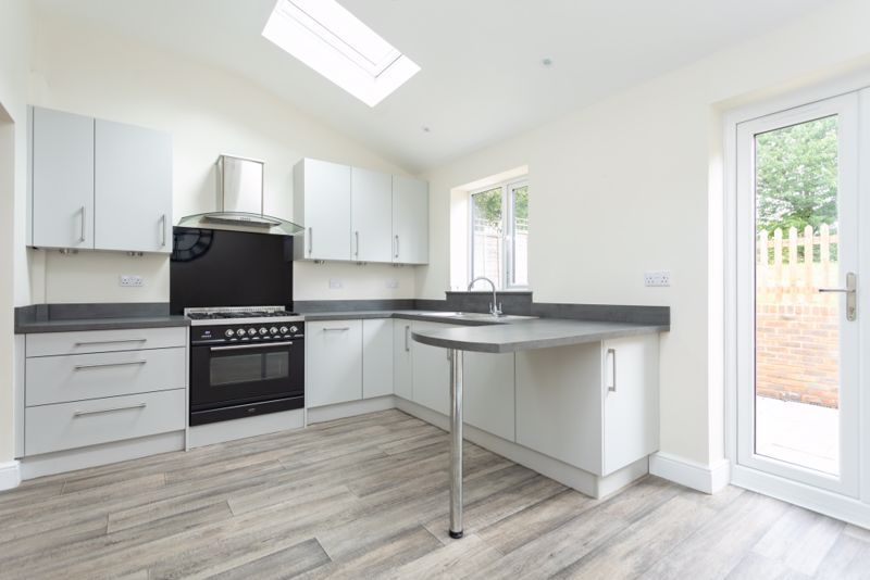 Property photo 2 of 9 Photo 3