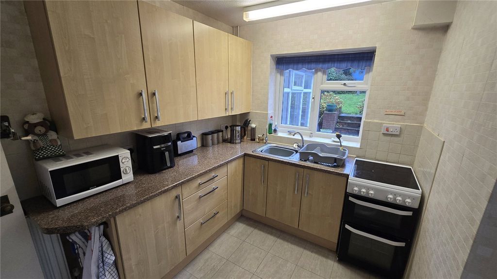 Property photo 2 of 22 Picture No. 11