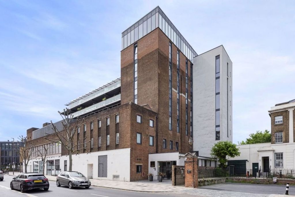 Property photo 3 of 12