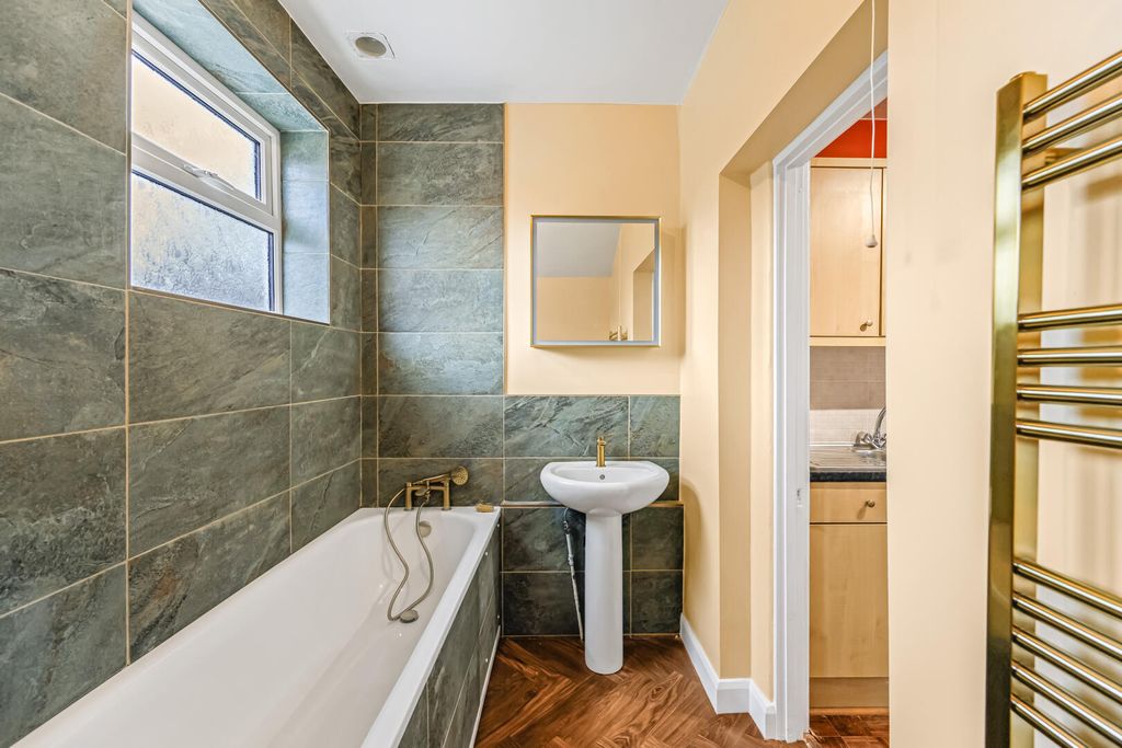 Property photo 3 of 12 Bathroom