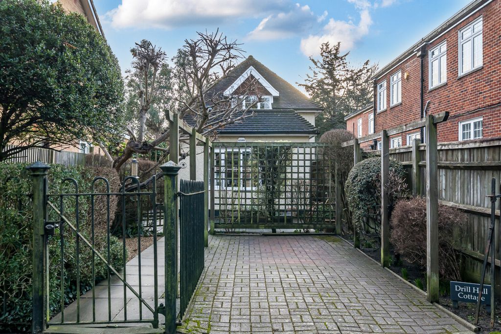 Property photo 1 of 16 Front