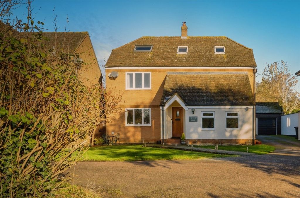 Property photo 1 of 27 Front