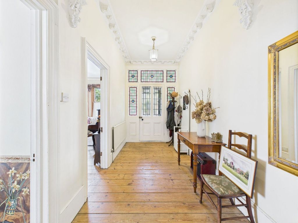 Property photo 3 of 37