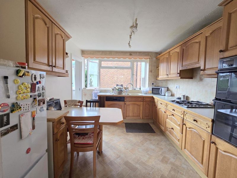 Property photo 3 of 17 Photo 6