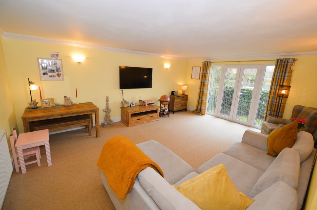 Property photo 2 of 14 Living/Dining Room