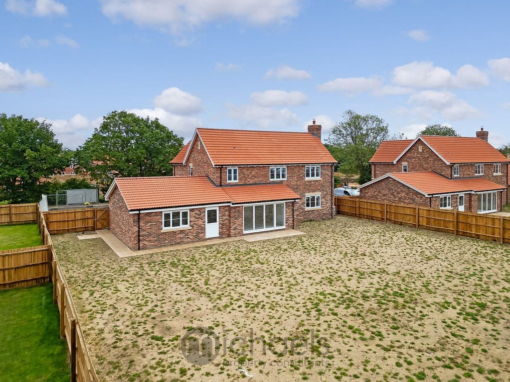 Property photo 2 of 34