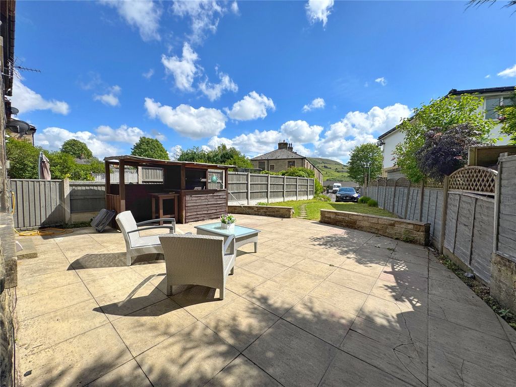 Property photo 3 of 21 South-Facing Gardens