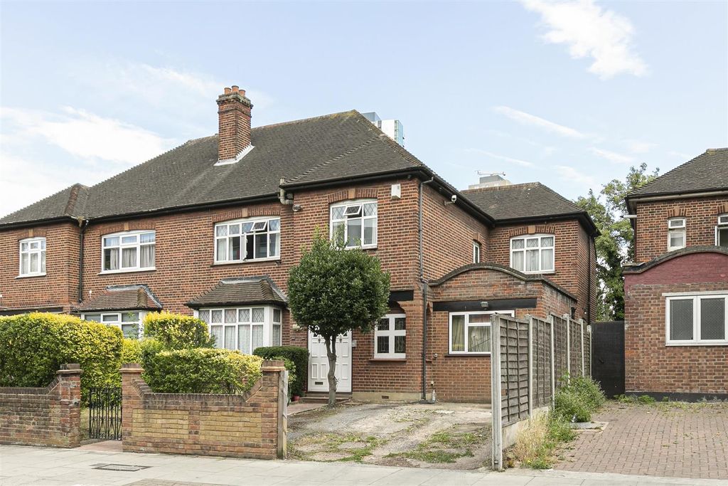 Property photo 1 of 18