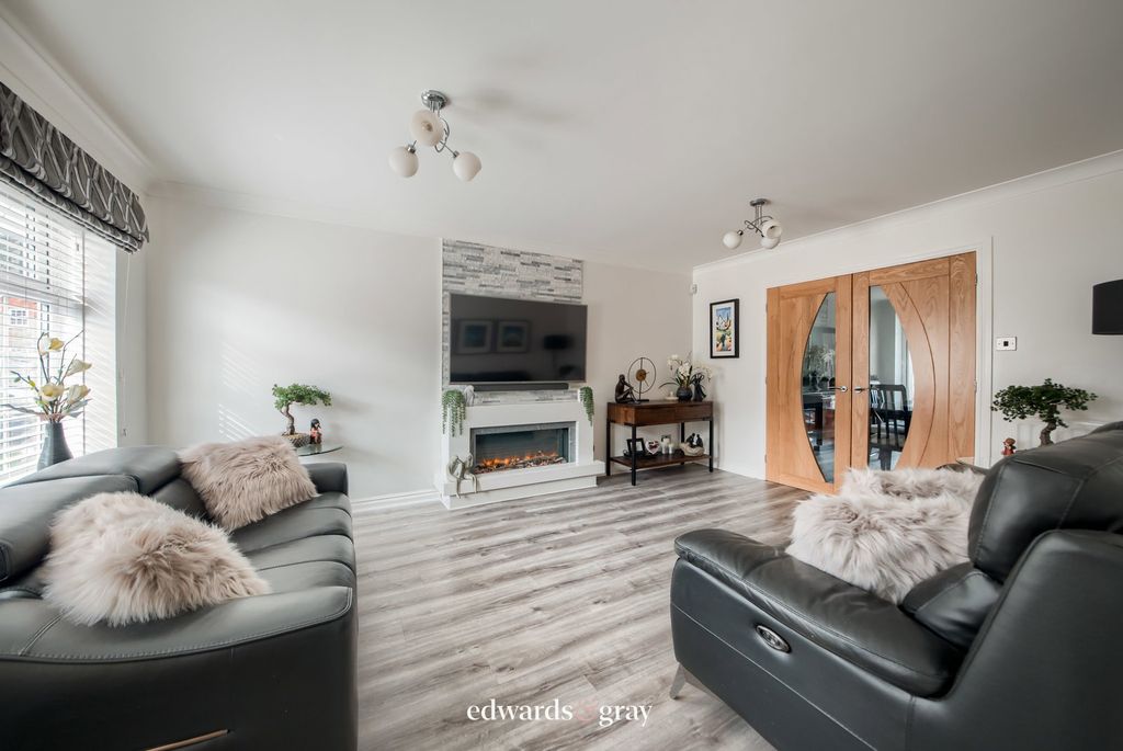 Property photo 2 of 25