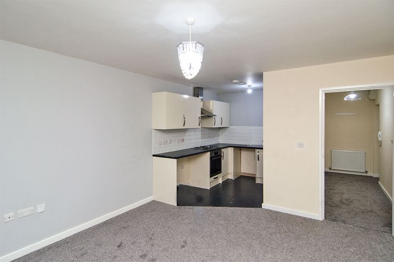 Property photo 3 of 6 Photo 5