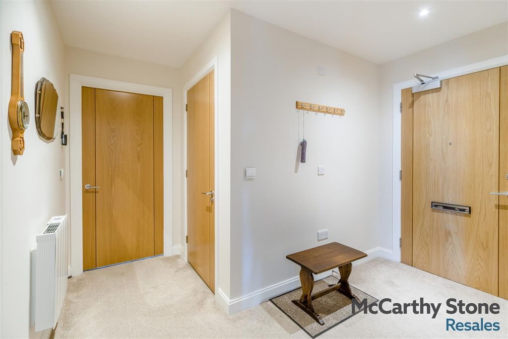 Property photo 2 of 45 8690929-Interior11.Jpg