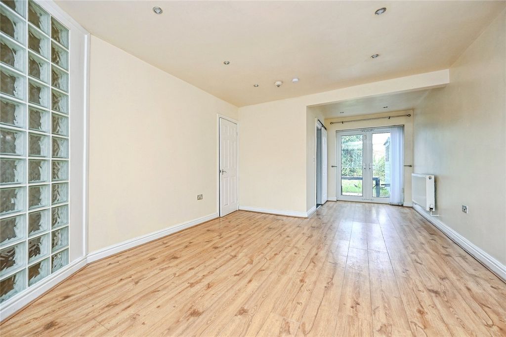 Property photo 2 of 17 Picture No. 04