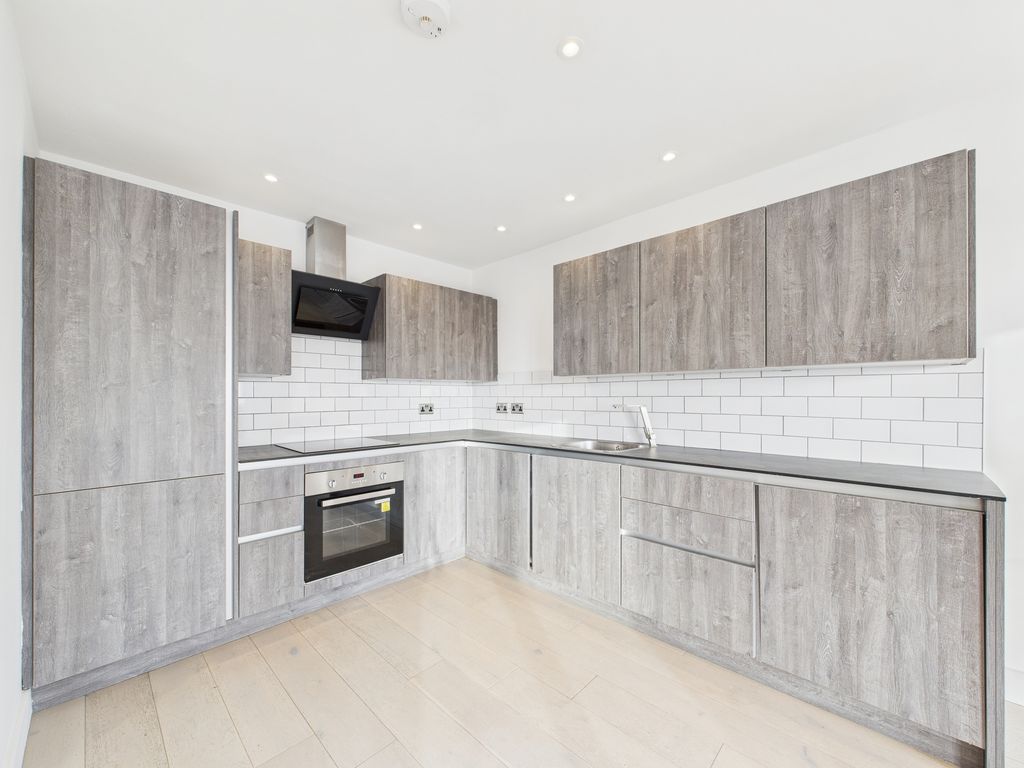 Property photo 2 of 6 Cam04693G0-Pr0084-Still008