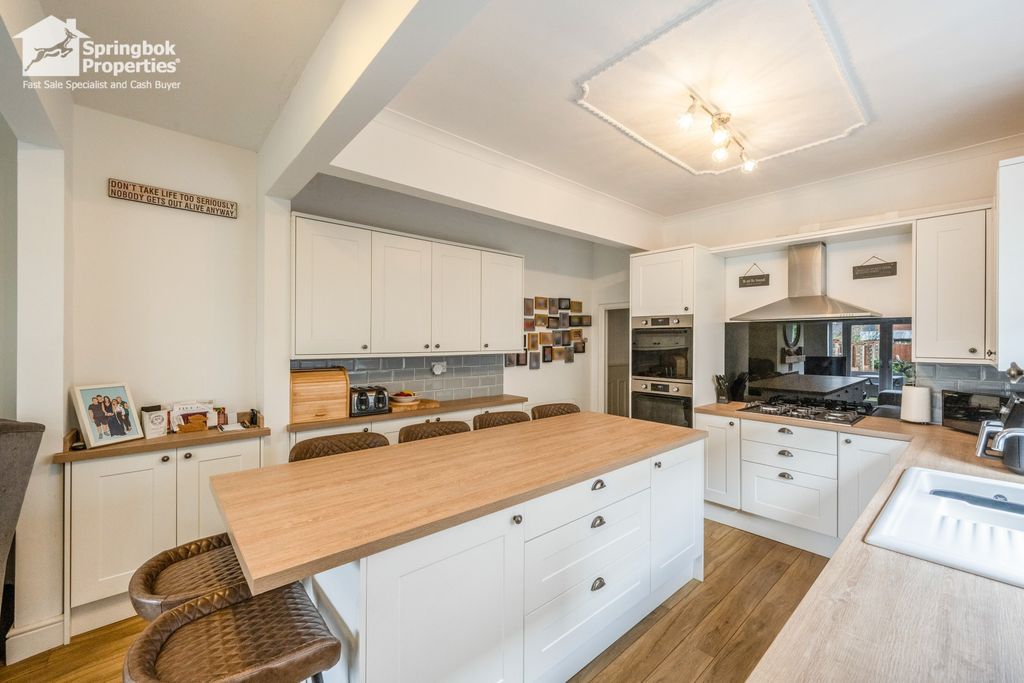 Property photo 3 of 18 Image 7