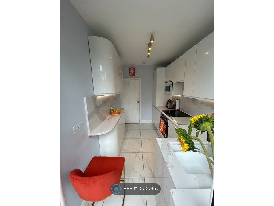 Property photo 3 of 10 Brand New Kitchen