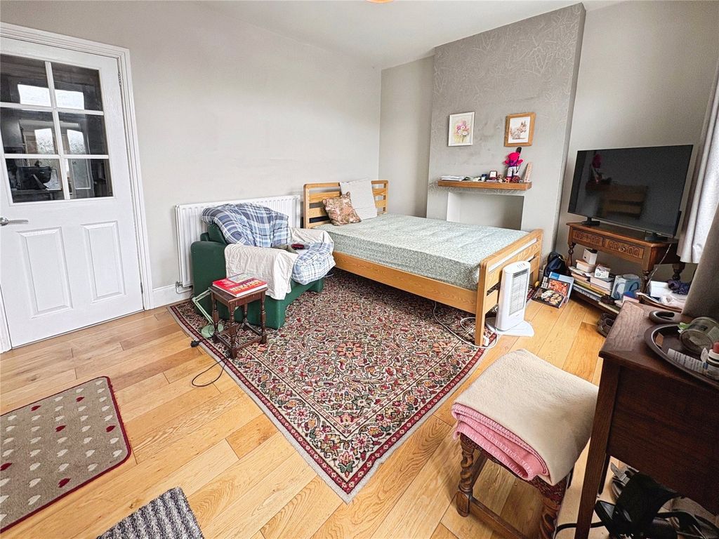 Property photo 2 of 14 Lounge No. 02