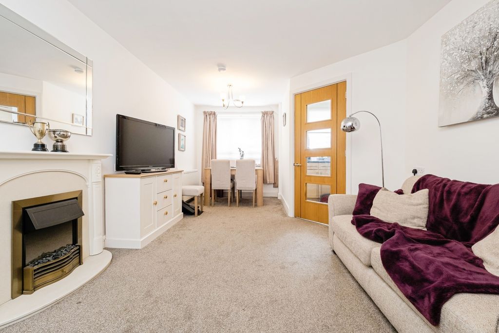Additional image 6 of 1 bed flat for saleWhite Hart Lane, Romford RM7