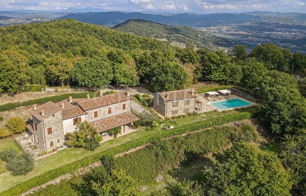 Property photo 1 of 59 Enchanting Finely Renovated Country House With Pool And Olive Grove For Sale In Umbertide, Umbria