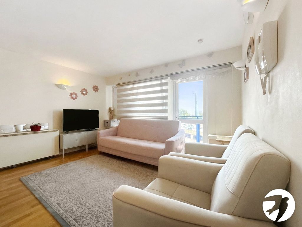 Property photo 2 of 8 Reception Room