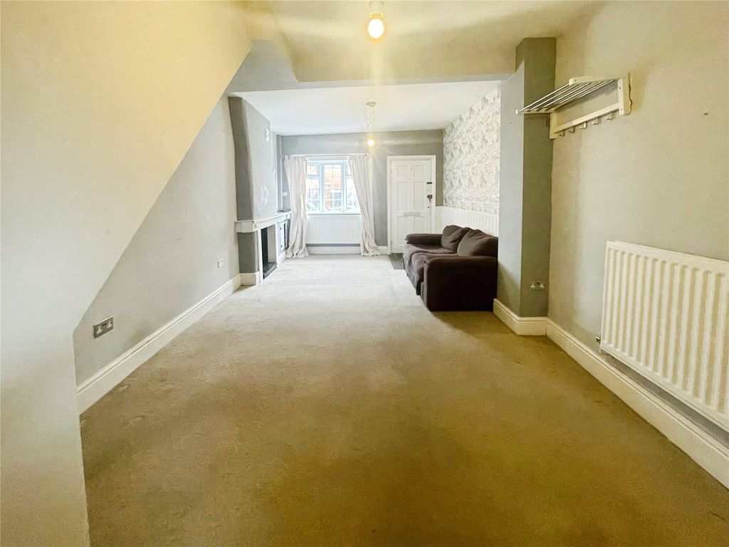 Property photo 2 of 10 Lounge