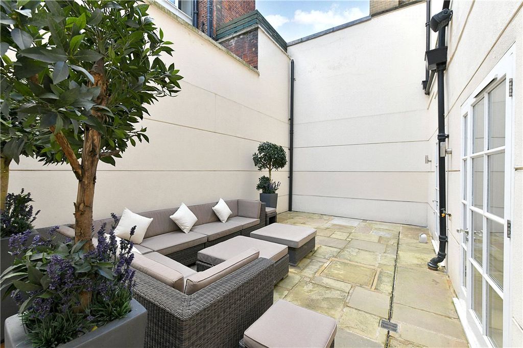 Additional image 28 of 4 bed flat to rentUpper Grosvenor Street, Mayfair, London W1K