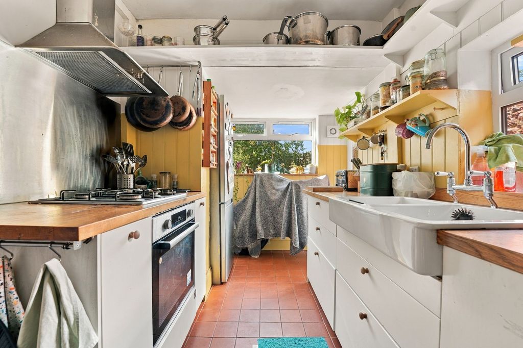 Property photo 3 of 21