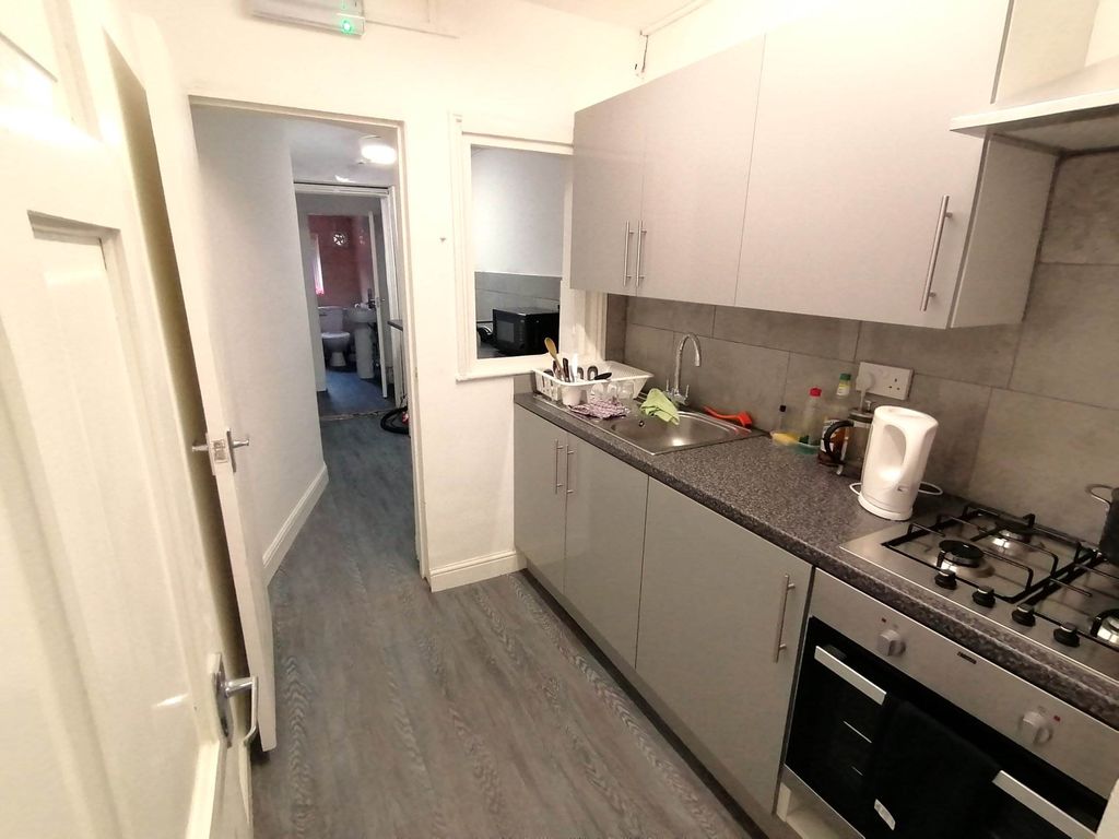 Property photo 3 of 5