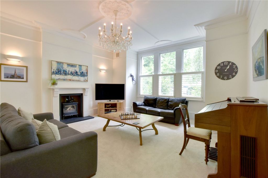 Property photo 2 of 28 Picture No. 04