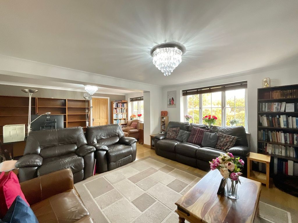 Property photo 3 of 20