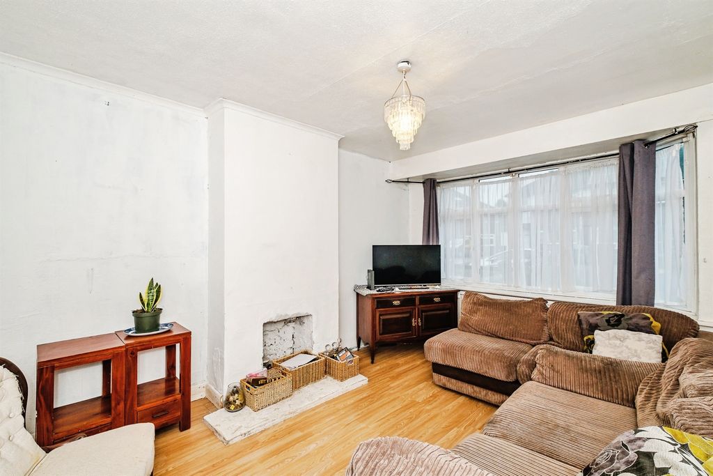 Property photo 2 of 13