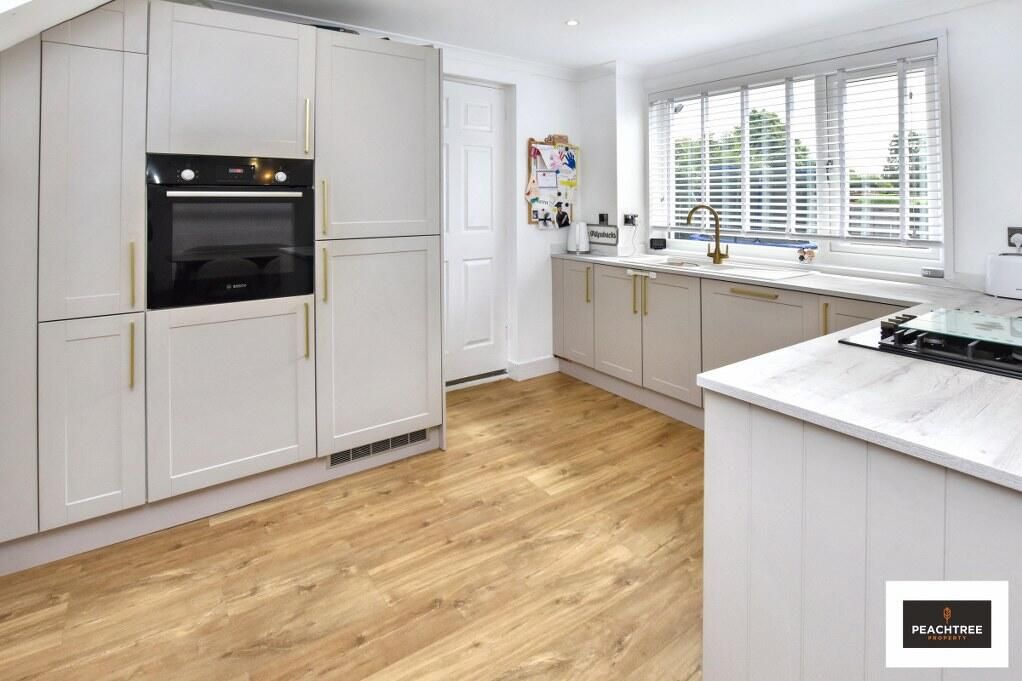 Property photo 3 of 24 Kitchen