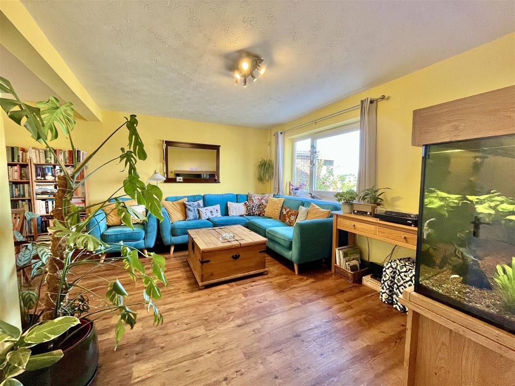 Property photo 3 of 21