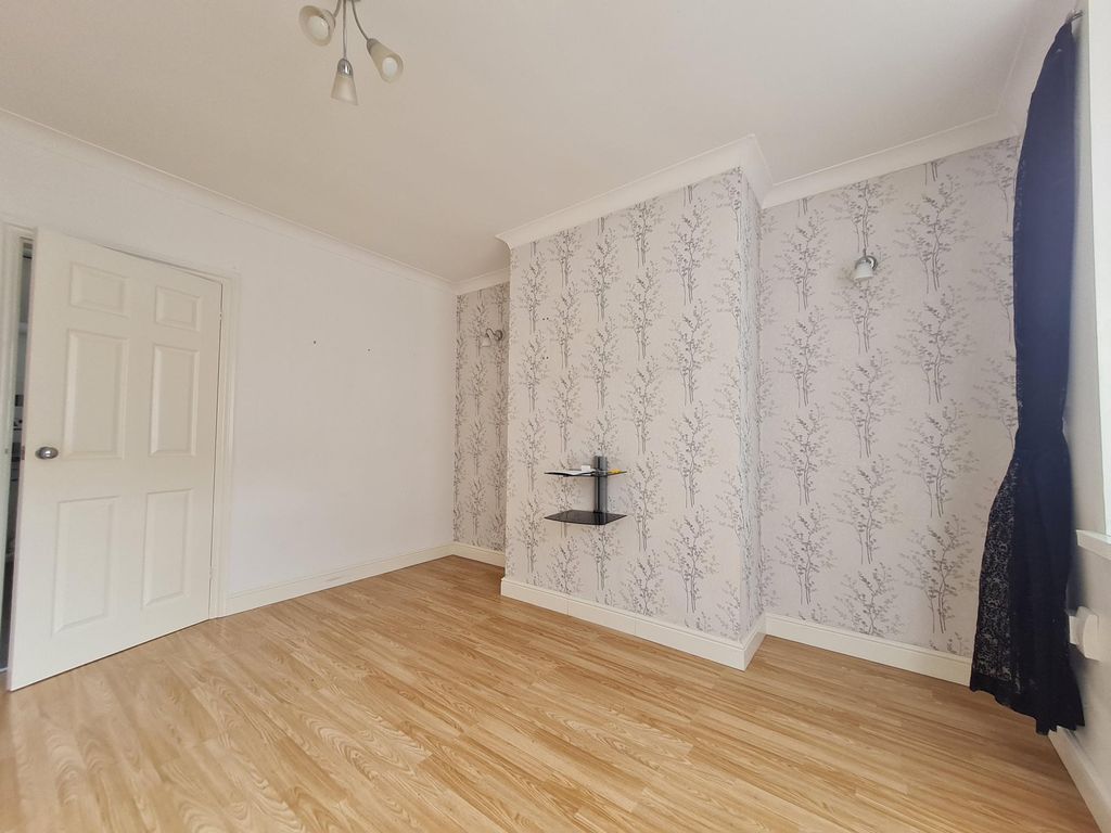 Property photo 3 of 10 Front