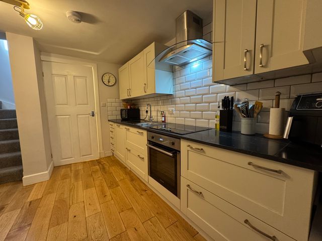 Property photo 3 of 27