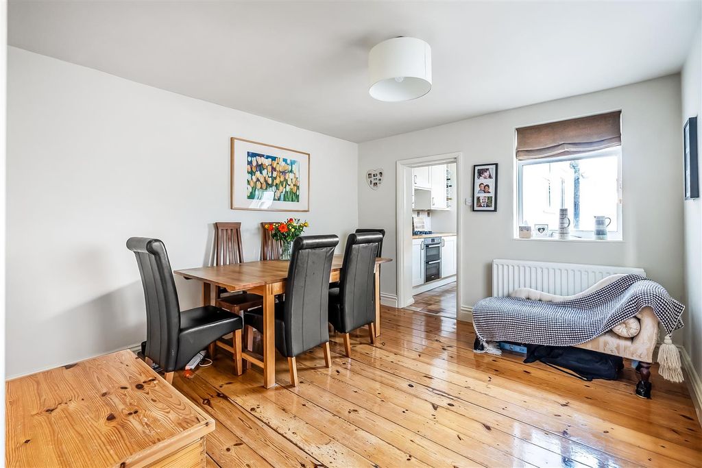 Property photo 3 of 12 29-Highlands-Road-11.Jpg