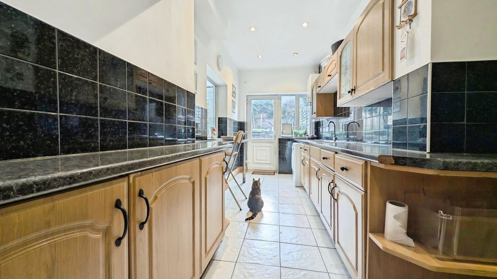 Property photo 3 of 31 Ed3Ef230-Pxl_20260112_113733336.Jpg