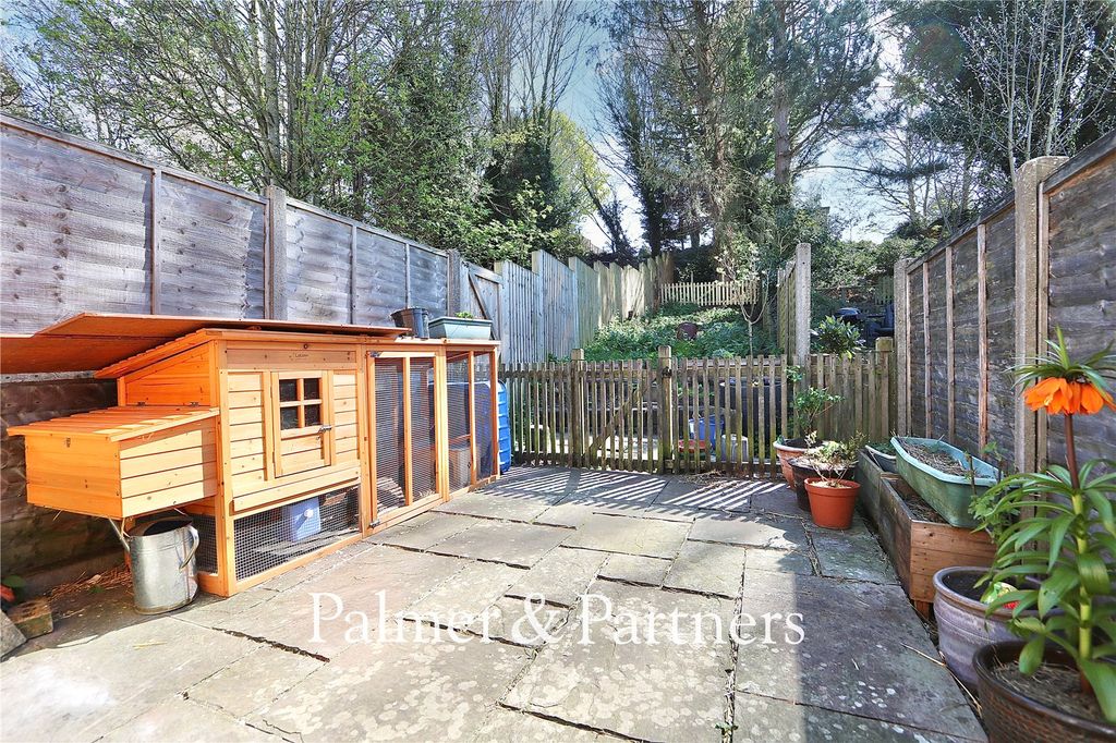 Property photo 2 of 19 Picture No. 16