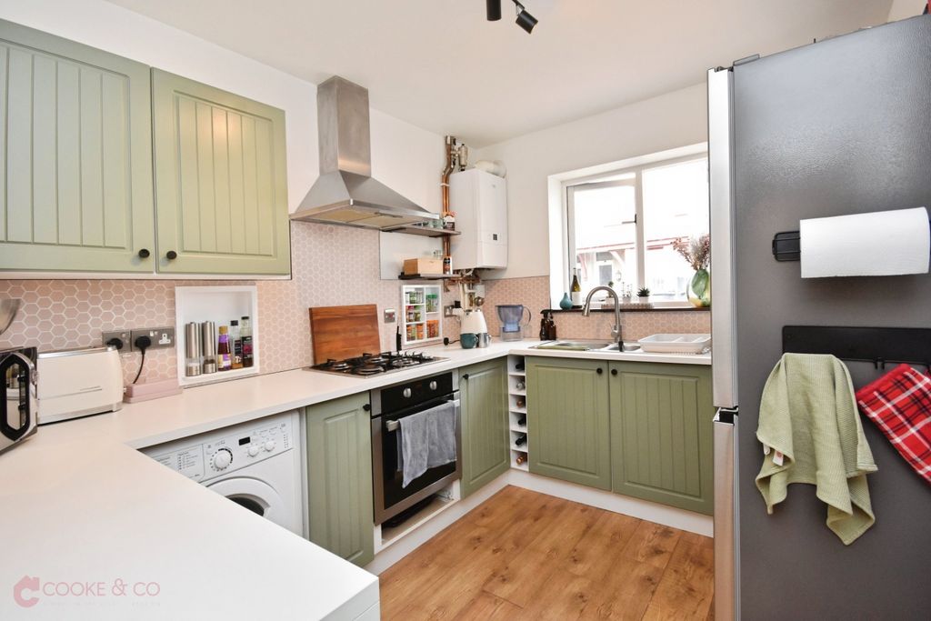 Property photo 2 of 17