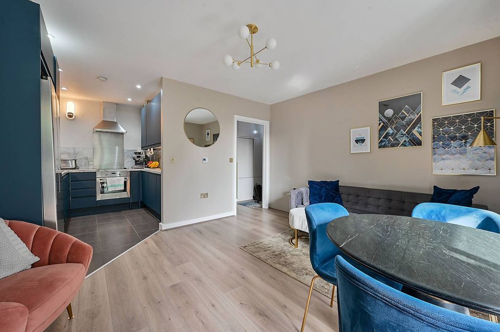 Property photo 3 of 10