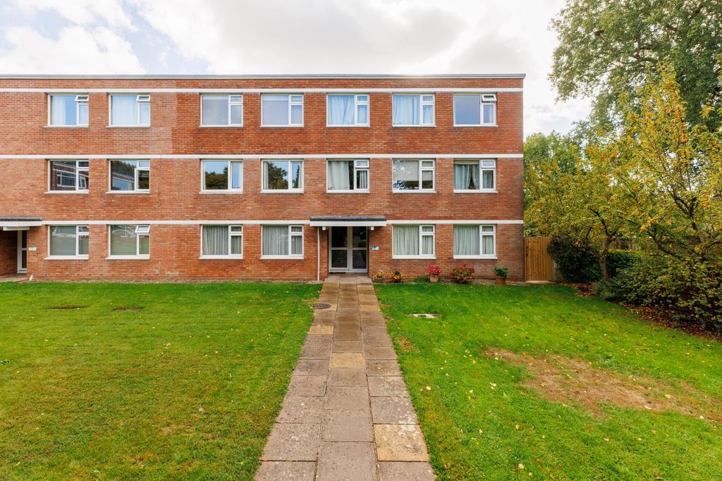 Property photo 2 of 26 4 Greenacres-26.Jpg